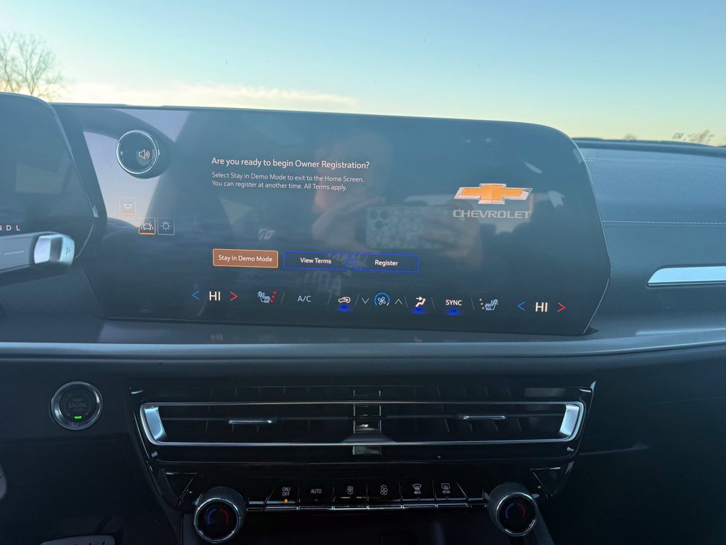 New 2027 Chevrolet Traverse LT w/ Midnight/Sport Edition FWD image 34