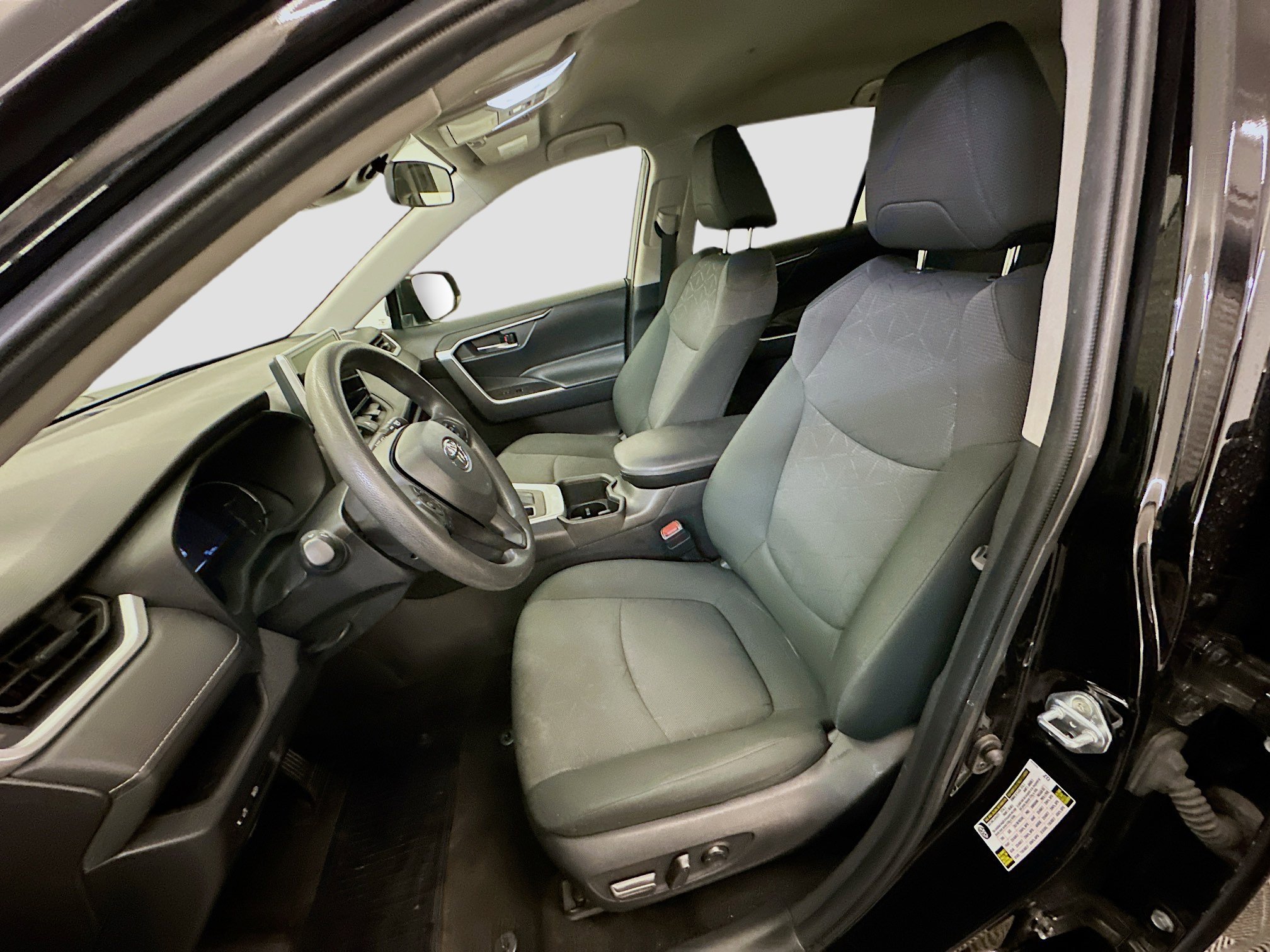 Used 2024 Toyota RAV4 XLE image 13