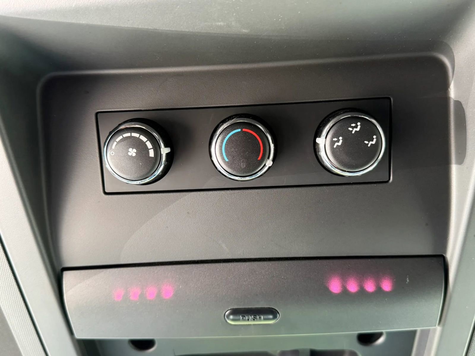 Used 2015 Dodge Grand Caravan SXT FWD image 50