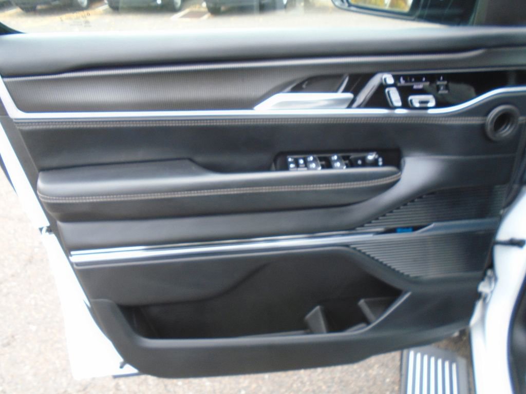 Used 2024 Jeep Grand Wagoneer L Series II w/ Quick Order Packagew 28T image 6