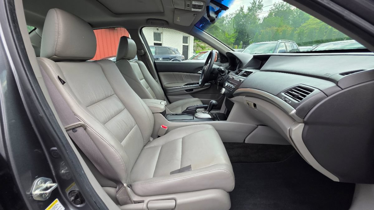 Used 2010 Honda Accord EX-L image 10