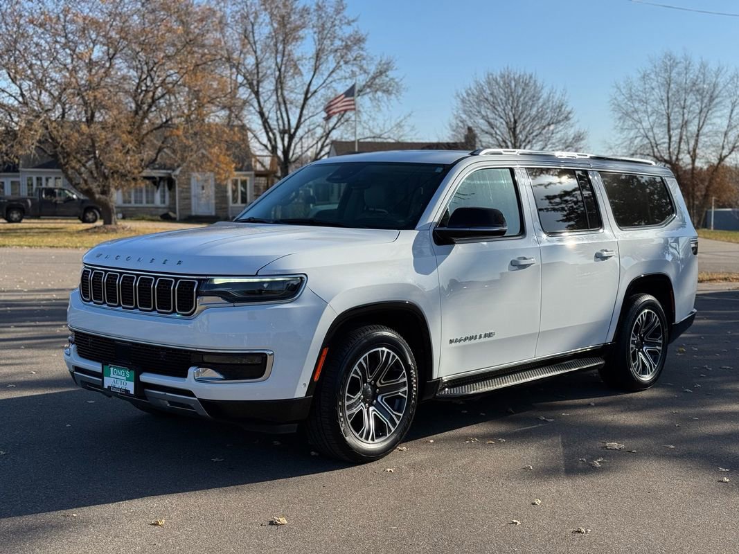 Used 2024 Jeep Wagoneer L Series II w/ Flexible Seating Group image 5
