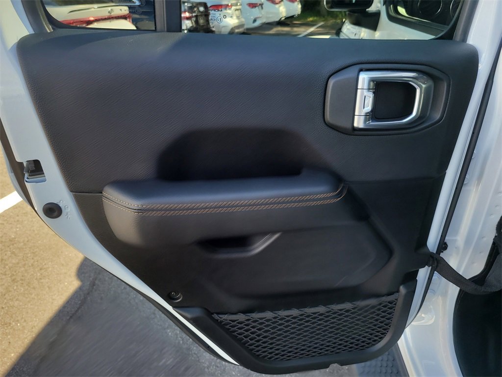 Used 2022 Jeep Wrangler Unlimited Sahara image 8