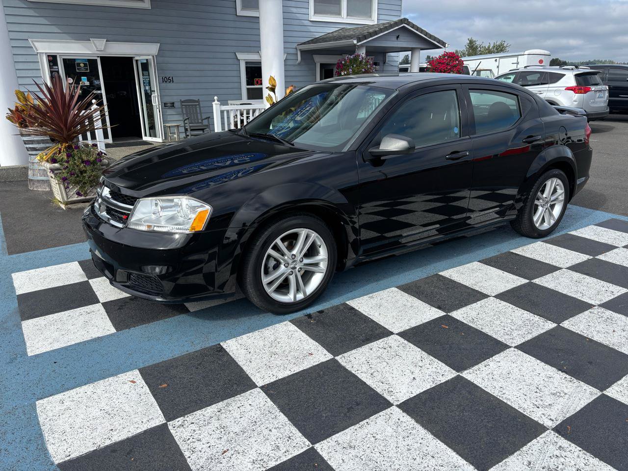 Used 2013 Dodge Avenger SE FWD image 2