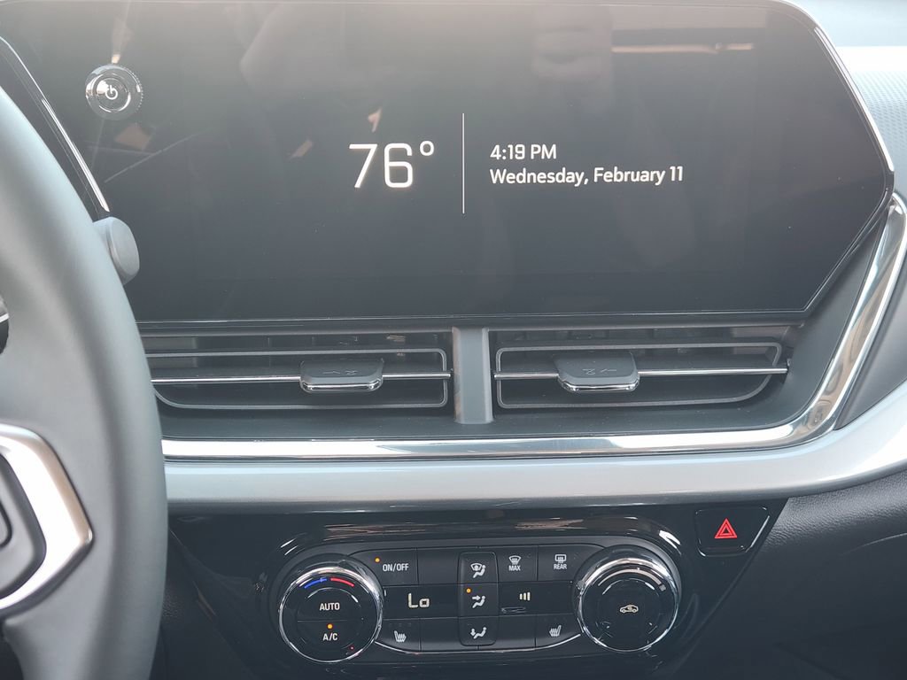 New 2026 Chevrolet Trax LT w/ LT Convenience Package FWD image 12