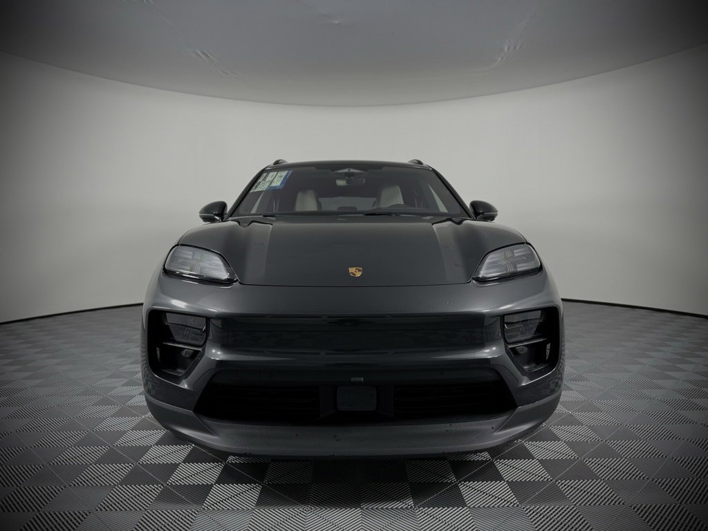 New 2024 Porsche Macan 4 Electric image 8