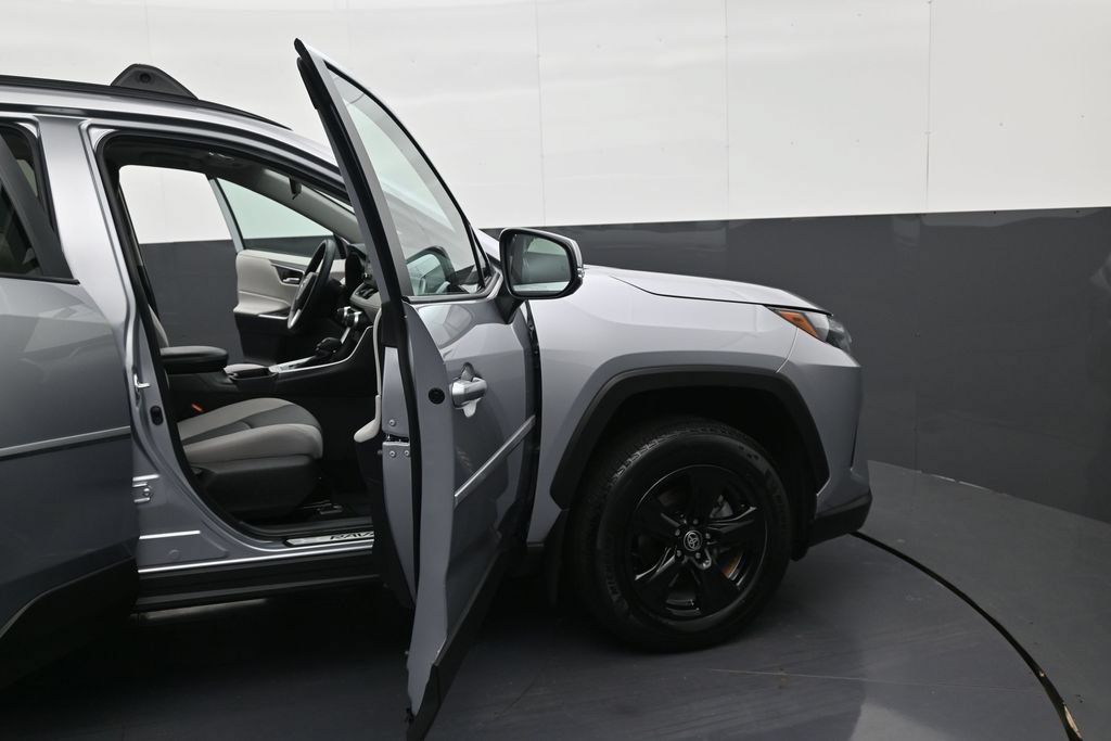 Used 2024 Toyota RAV4 XLE w/ Convenience Package AWD/4WD image 9