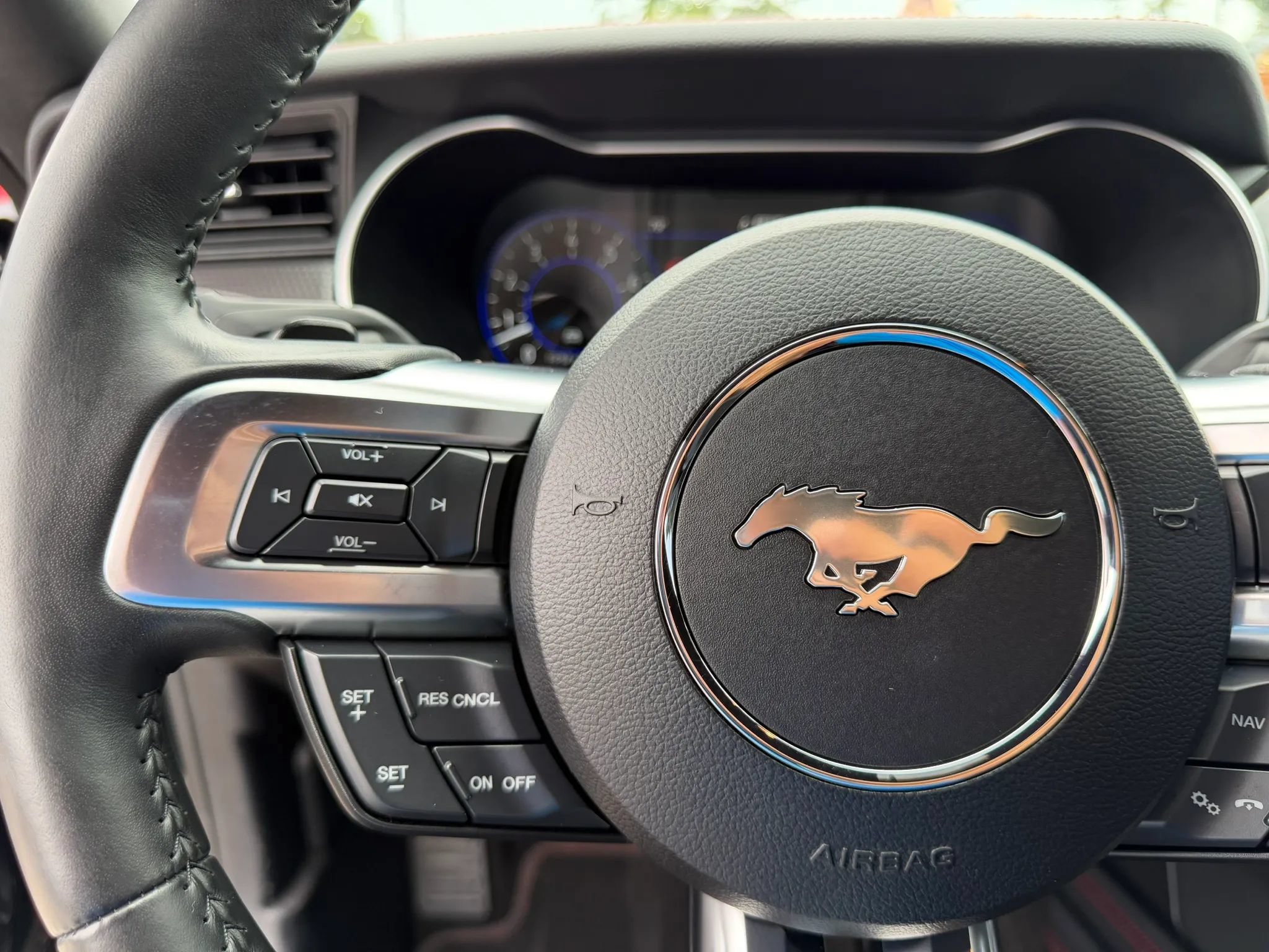 Used 2019 Ford Mustang GT Premium w/ Equipment Group 401A RWD image 30
