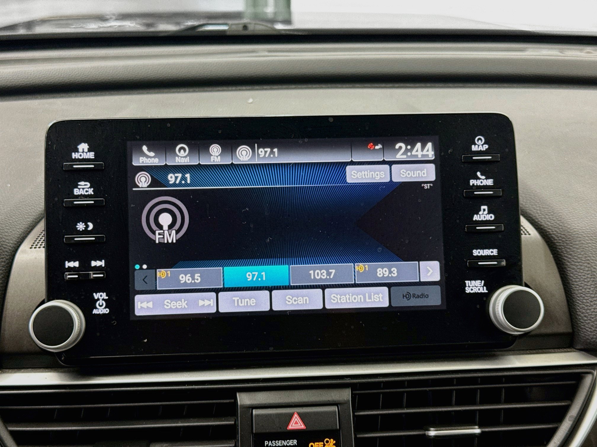 Used 2018 Honda Accord Touring image 21