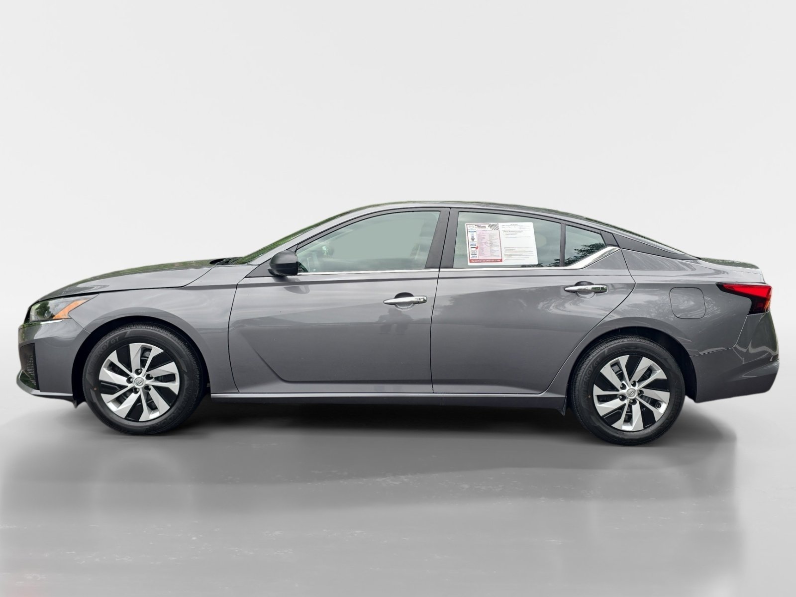 Certified 2025 Nissan Altima 2.5 S FWD image 2