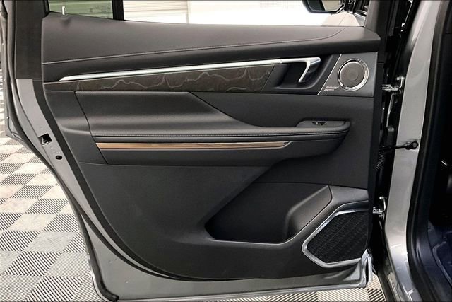 Used 2025 Buick Enclave Avenir w/ Super Cruise Package image 21