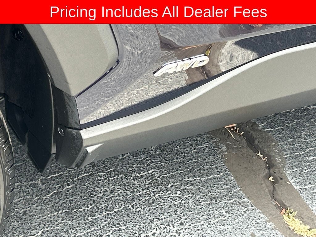 Used 2025 Toyota RAV4 XLE AWD/4WD image 18