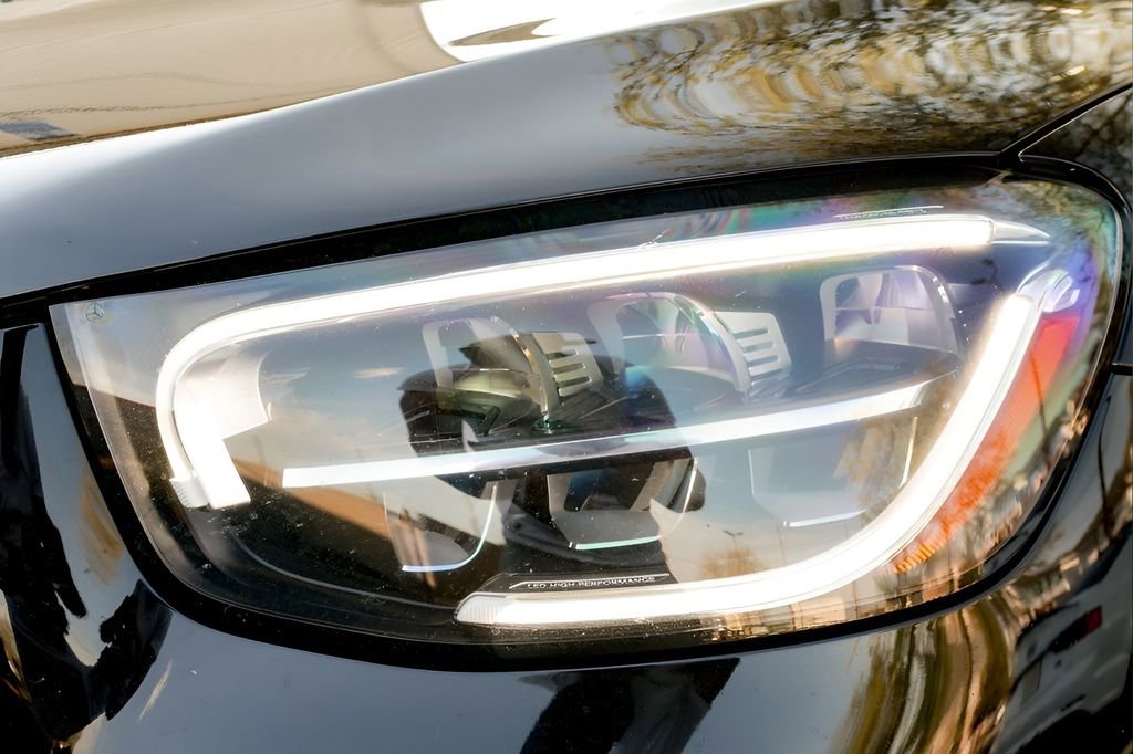 Used 2020 Mercedes-Benz GLC 300 4MATIC image 34