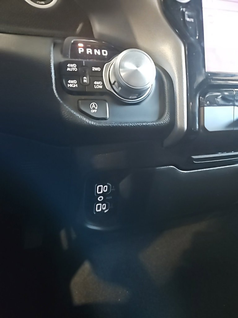 Used 2025 RAM 1500 Laramie image 34