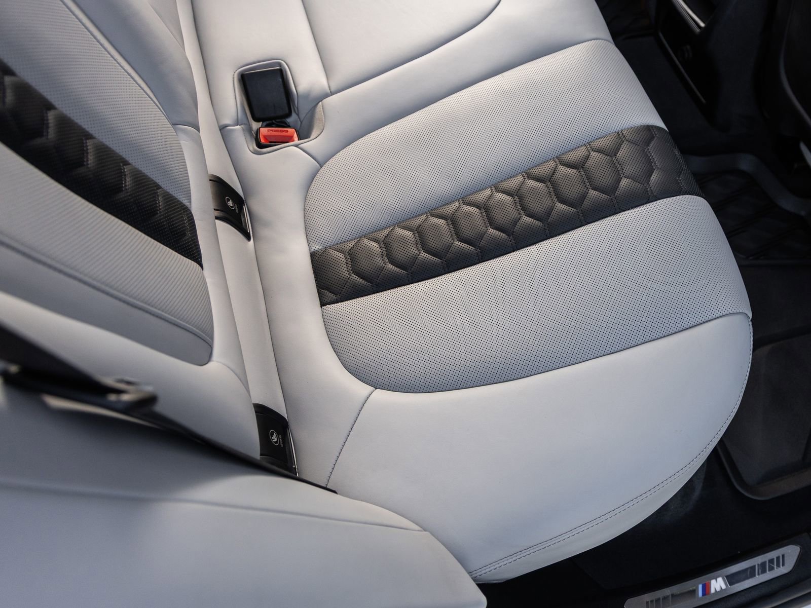 Used 2022 BMW X5 M w/ Executive Package image 40