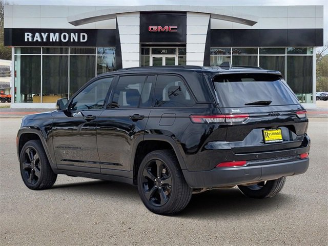 Used 2024 Jeep Grand Cherokee Altitude image 6