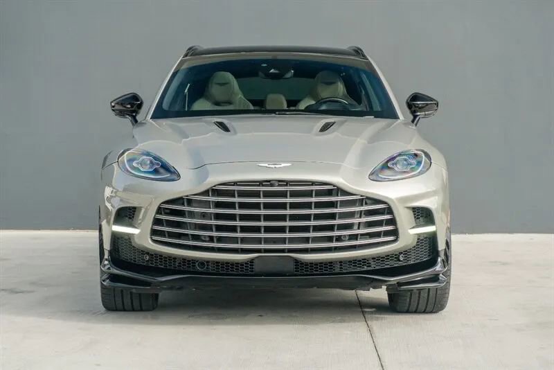Used 2023 Aston Martin DBX 707 image 3