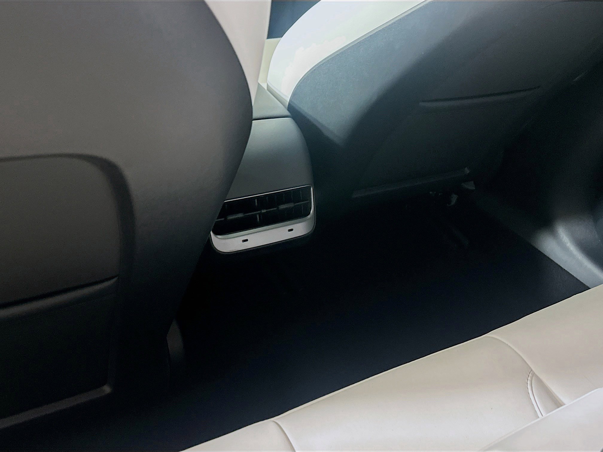 Used 2023 Tesla Model 3 Performance image 27