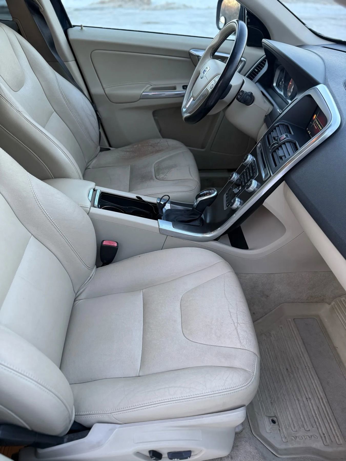 Used 2015 Volvo XC60 T5 Platinum FWD image 23