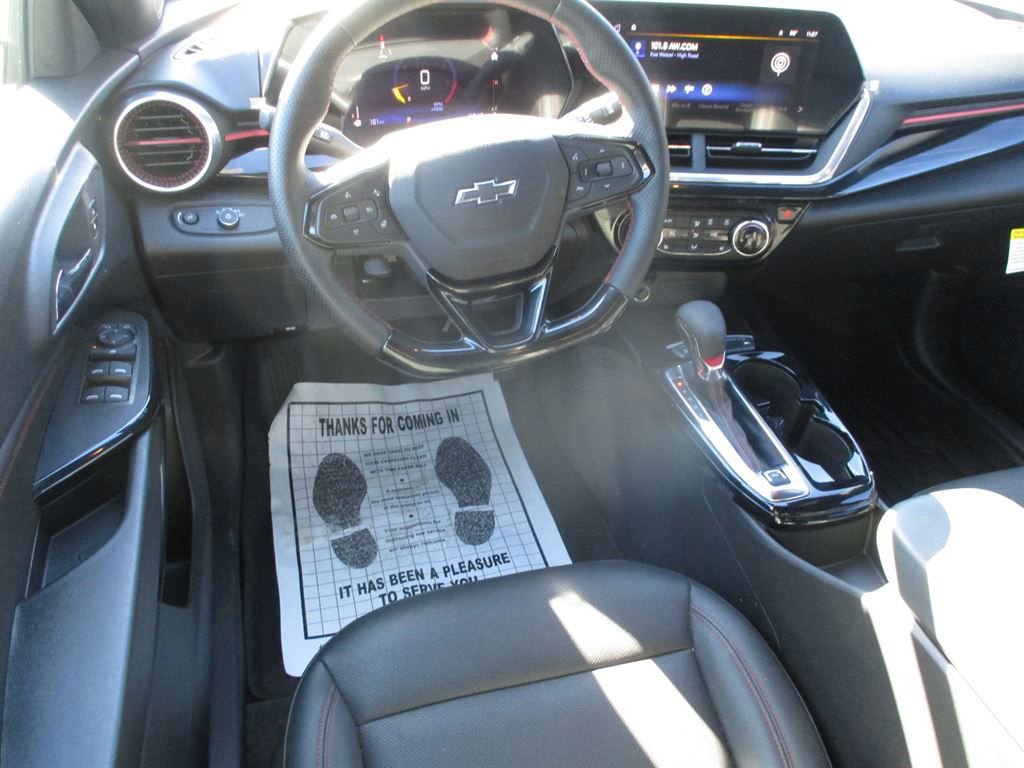 Used 2025 Chevrolet Trax RS w/ Driver Confidence Package image 7