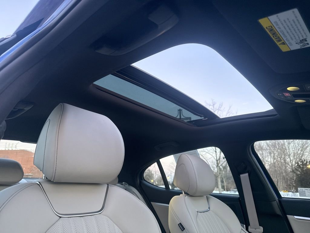 Used 2025 Genesis G70 2.5T w/ Sport Prestige Package image 33