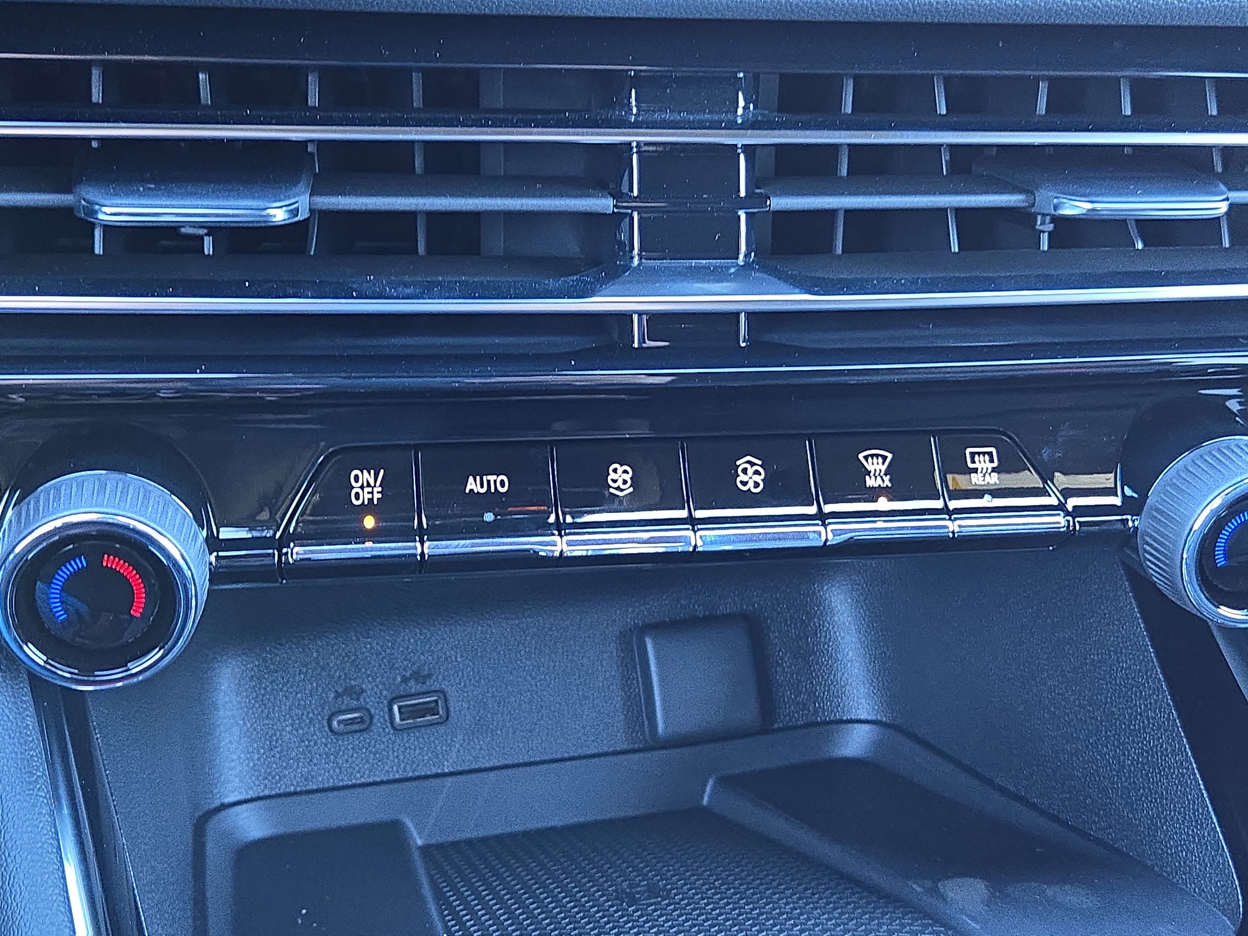 New 2026 Chevrolet Traverse RS image 33