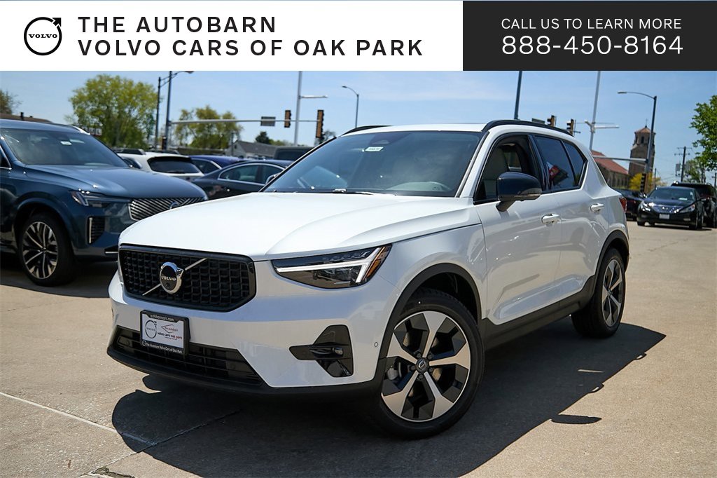 New 2025 Volvo XC40 B5 Plus w/ Protection Package Premier