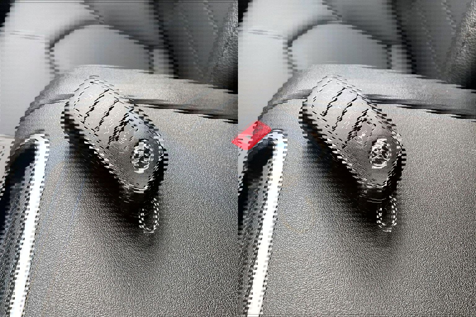 Used 2025 Toyota Highlander XLE image 14