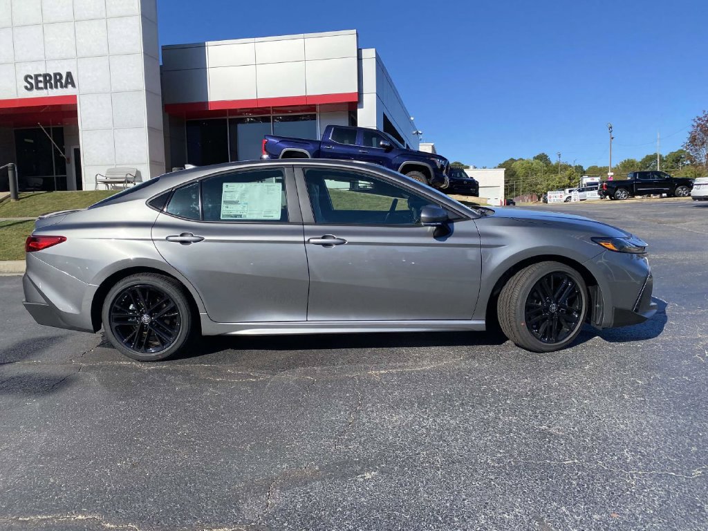 New 2026 Toyota Camry Hybrid FWD image 2