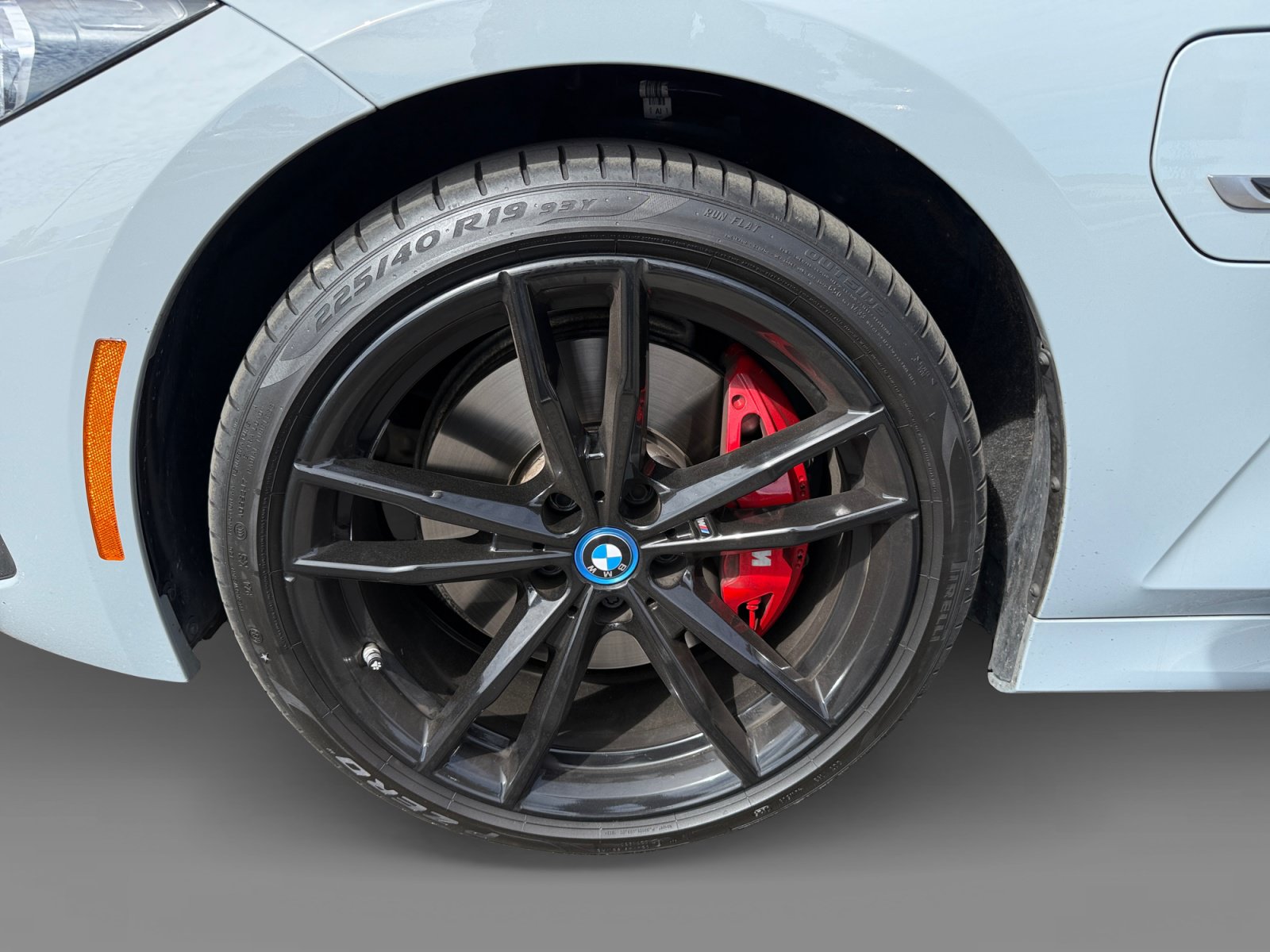Used 2023 BMW 330e w/ M Sport Package RWD image 9