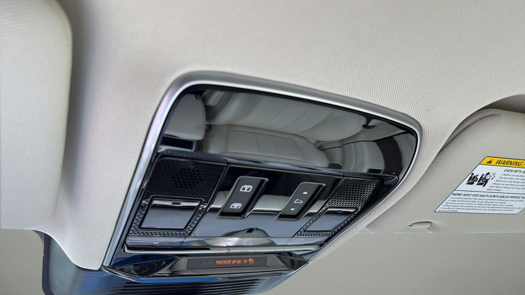 Used 2025 Land Rover Range Rover SE AWD/4WD image 39
