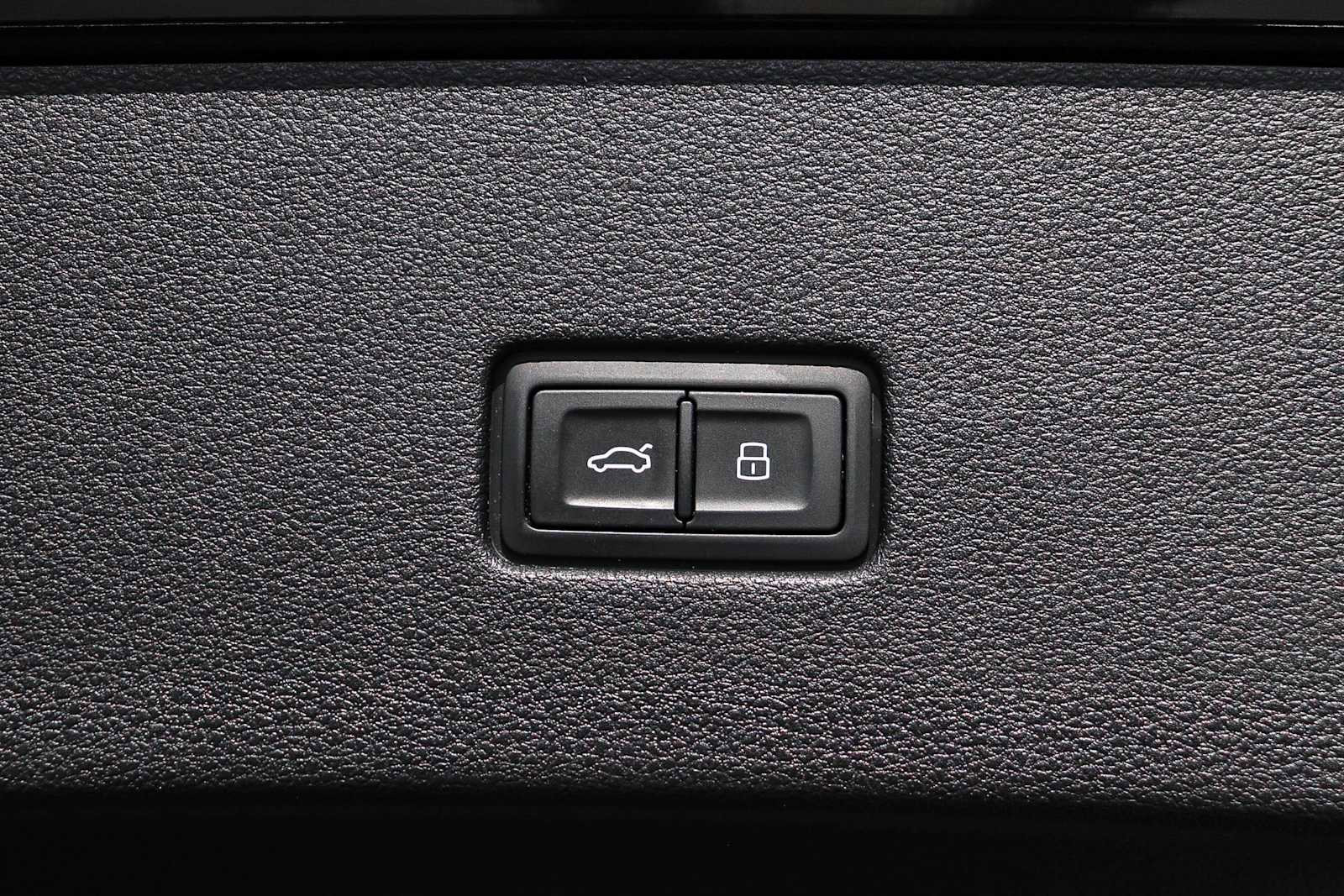 Used 2022 Audi Q8 Premium Plus image 39