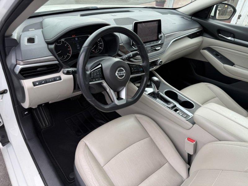 Used 2019 Nissan Altima 2.5 Platinum AWD/4WD image 16