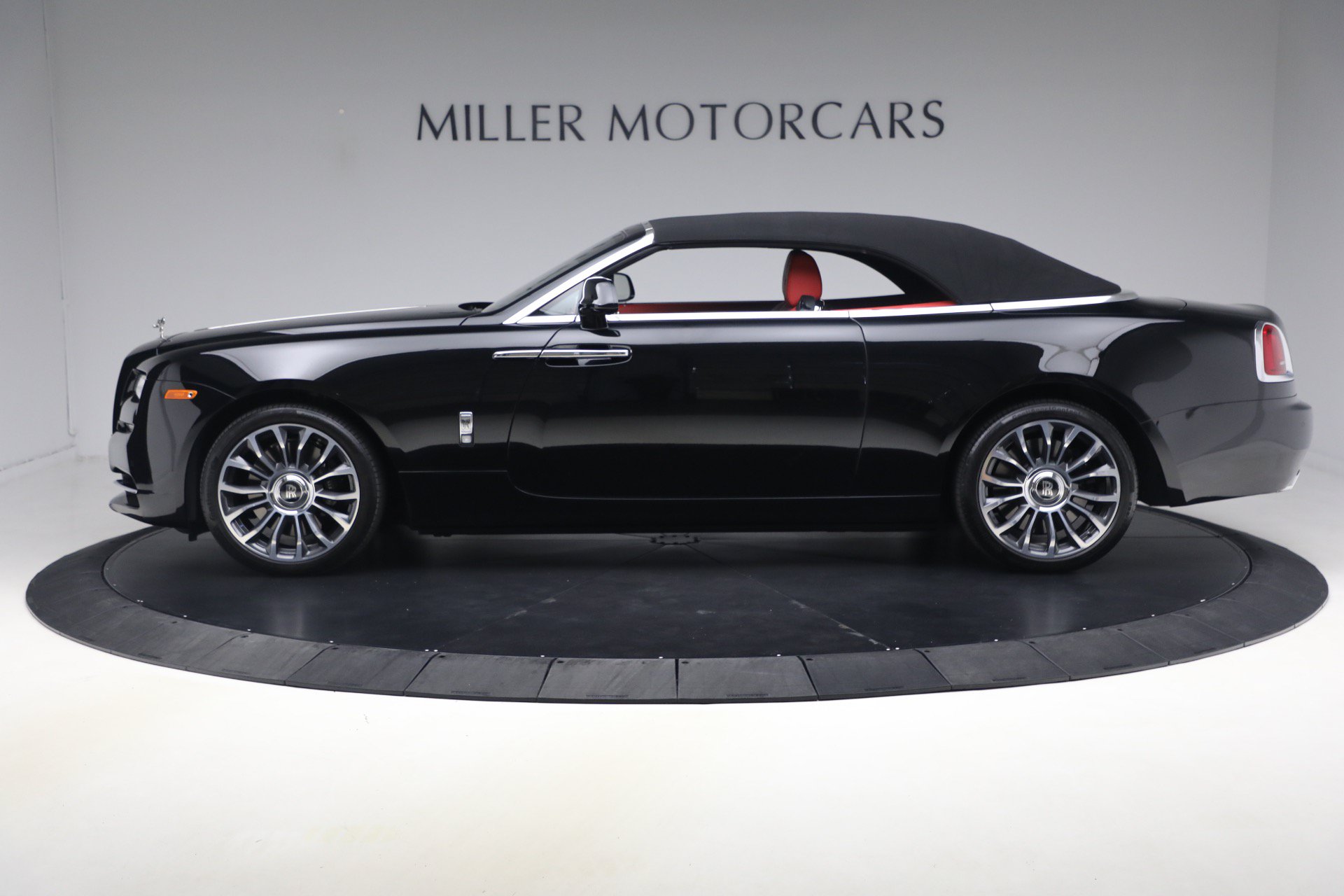 Certified 2020 Rolls-Royce Dawn RWD image 17
