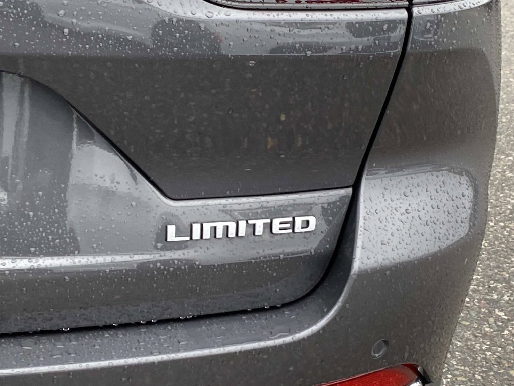 Certified 2024 Jeep Grand Cherokee Limited AWD/4WD image 5