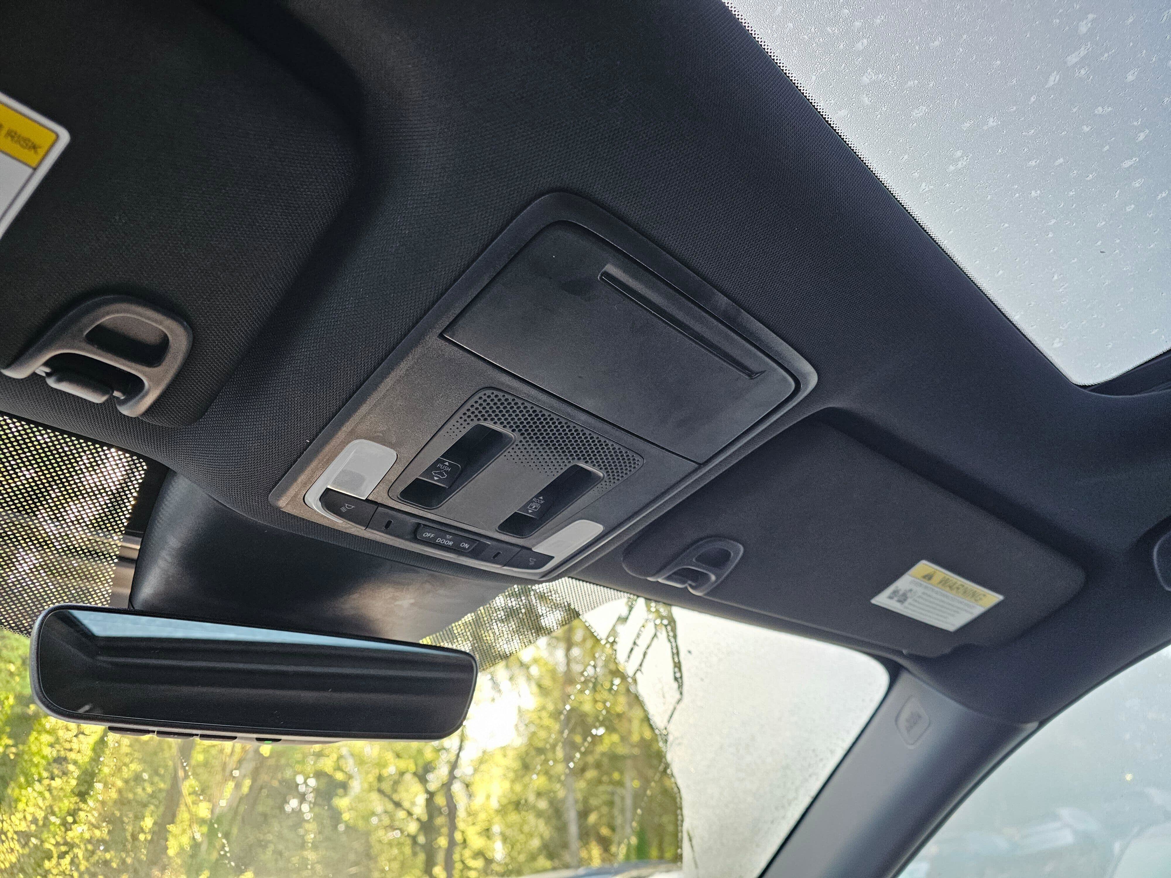 Used 2025 Honda Pilot TrailSport image 29