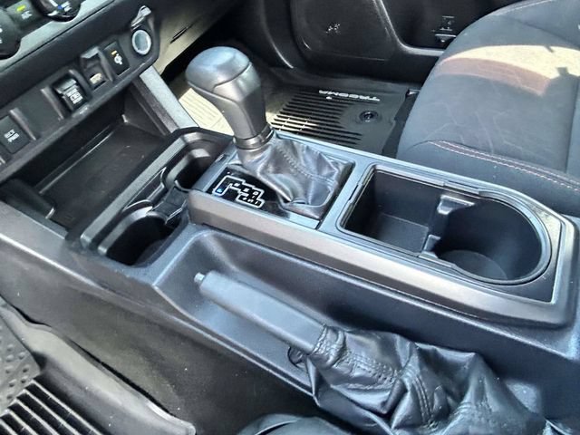 Used 2020 Toyota Tacoma TRD Off-Road AWD/4WD image 21