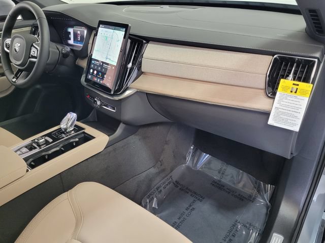 New 2026 Volvo XC90 B6 Plus w/ Protection Package Premier AWD/4WD image 17