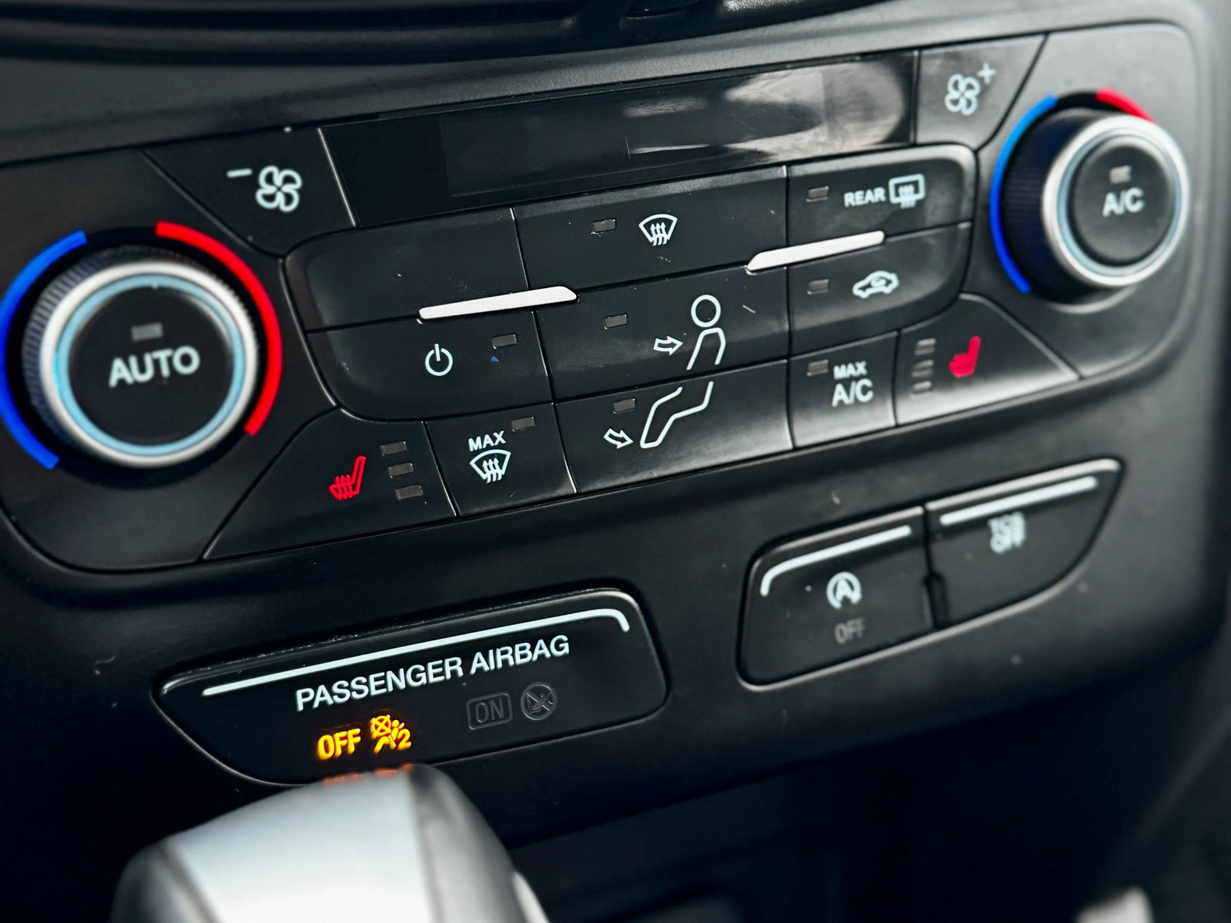 Used 2019 Ford Escape SEL image 19