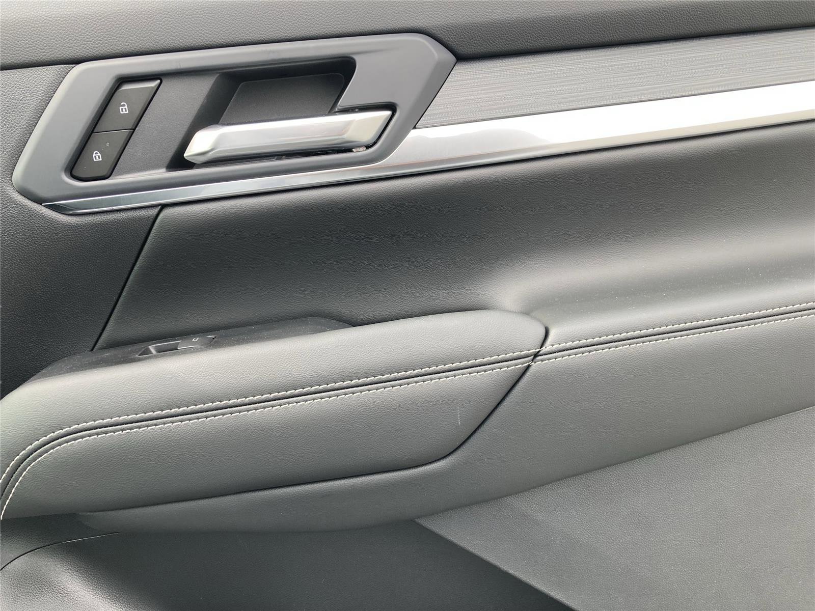 New 2026 GMC Terrain Elevation w/ Elevation Premium Package image 10