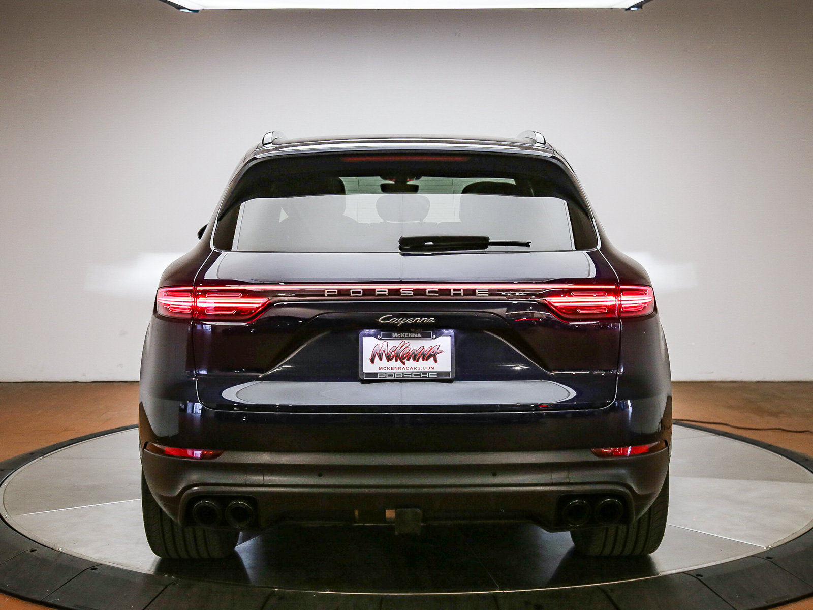 Certified 2023 Porsche Cayenne AWD/4WD image 6