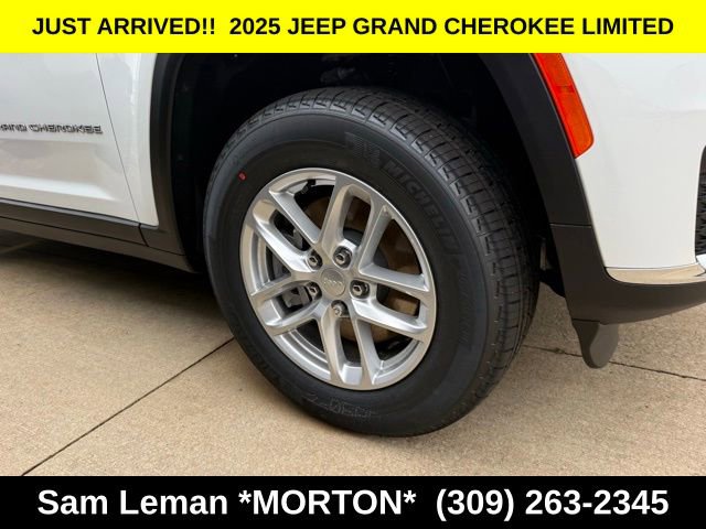New 2025 Jeep Grand Cherokee L Laredo image 4