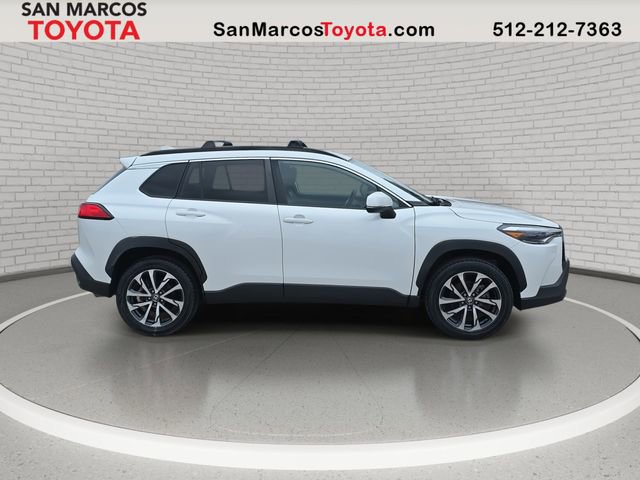 Used 2022 Toyota Corolla Cross XLE image 4