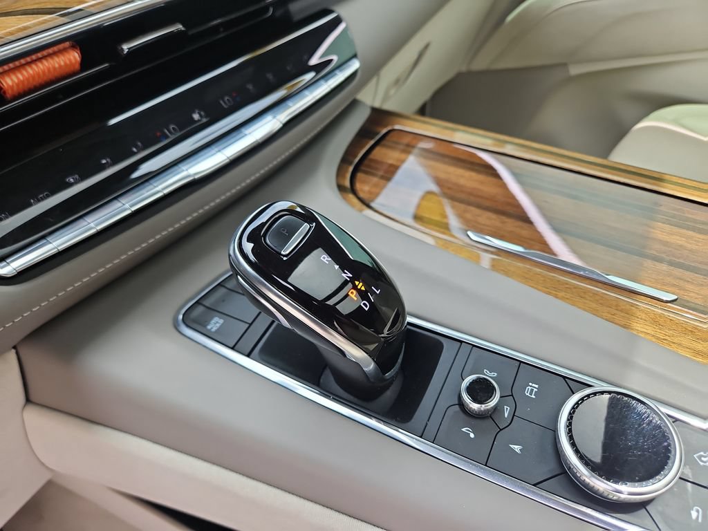 Used 2022 Cadillac Escalade ESV Premium Luxury Platinum w/ LPO, Radiant Package AWD/4WD image 25