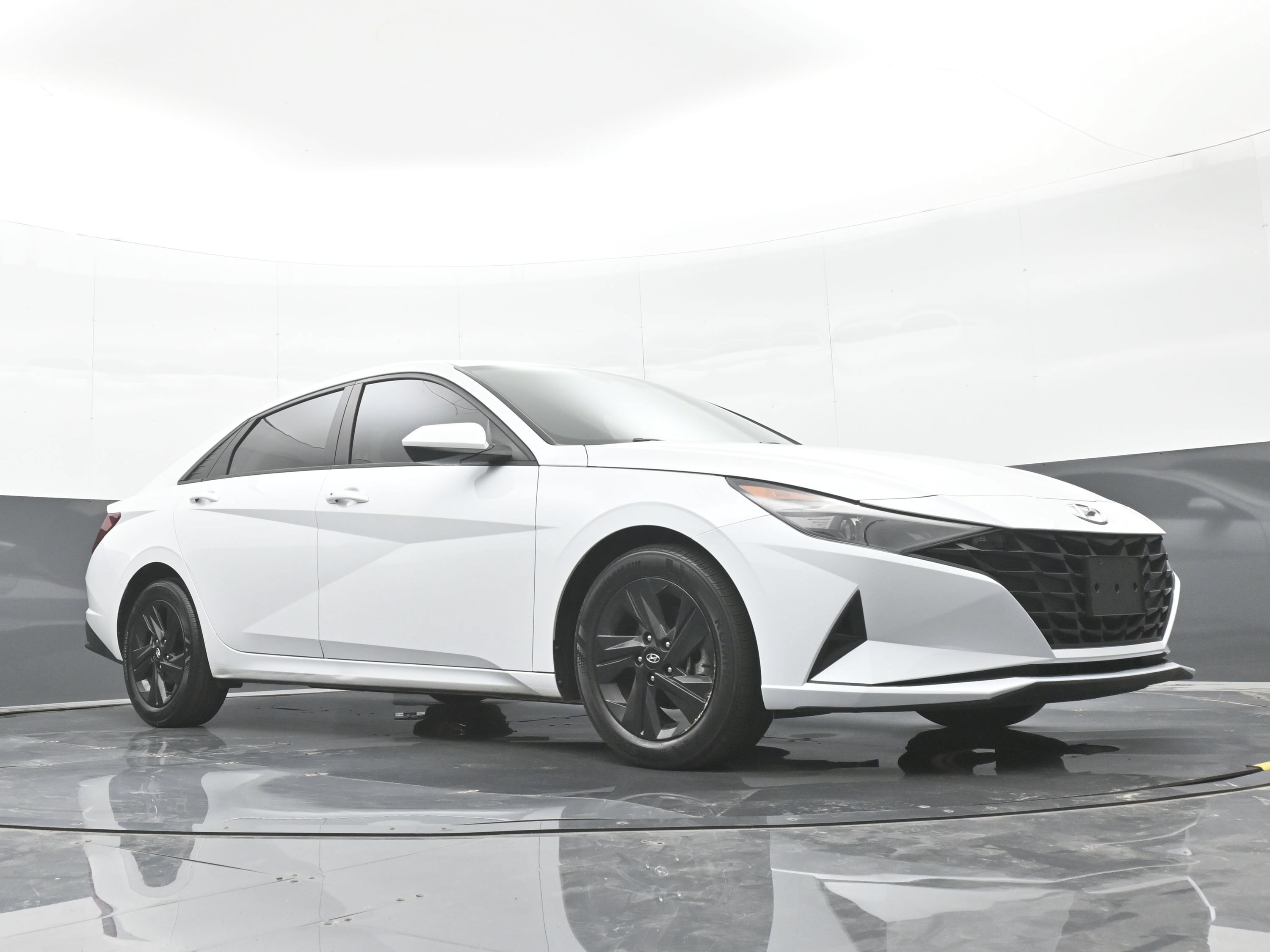 Used 2021 Hyundai Elantra SEL FWD image 40