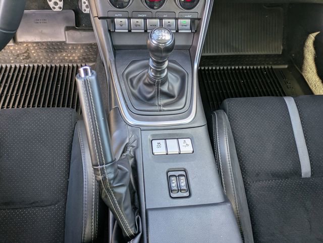 Used 2025 Toyota GR86 Premium w/ Performance Package image 15