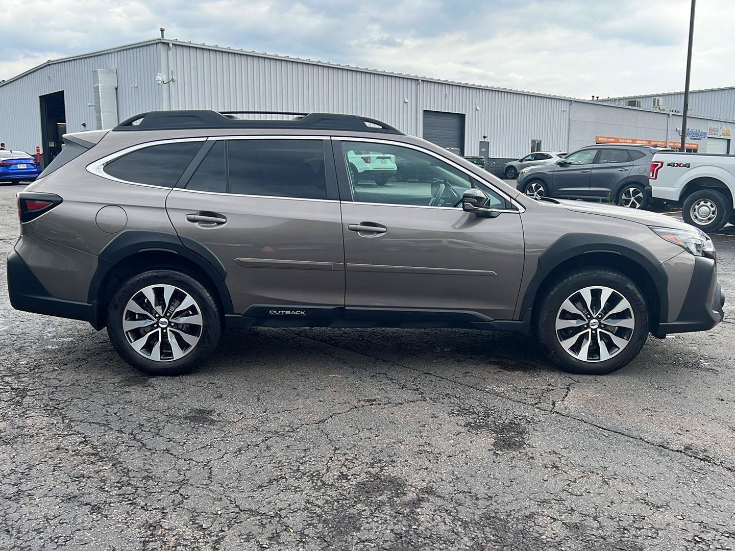 Used 2024 Subaru Outback Limited AWD/4WD image 22