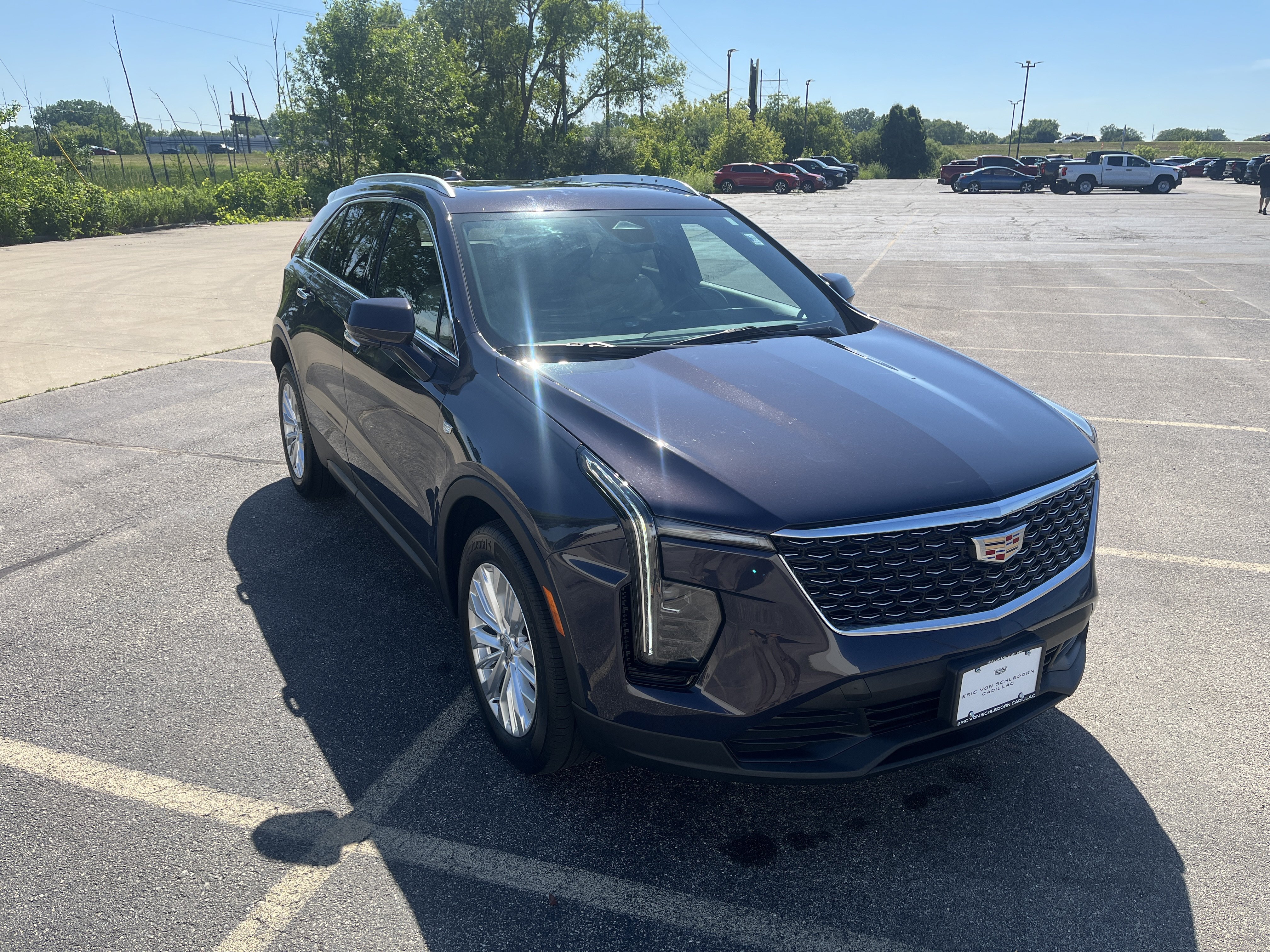 Used 2024 Cadillac XT4 Luxury w/ Cold Weather Package AWD/4WD image 8