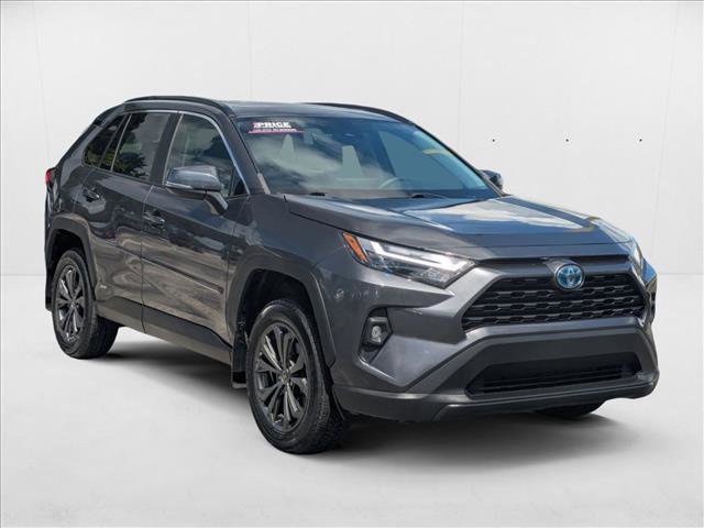 Used 2023 Toyota RAV4 XLE Premium image 3