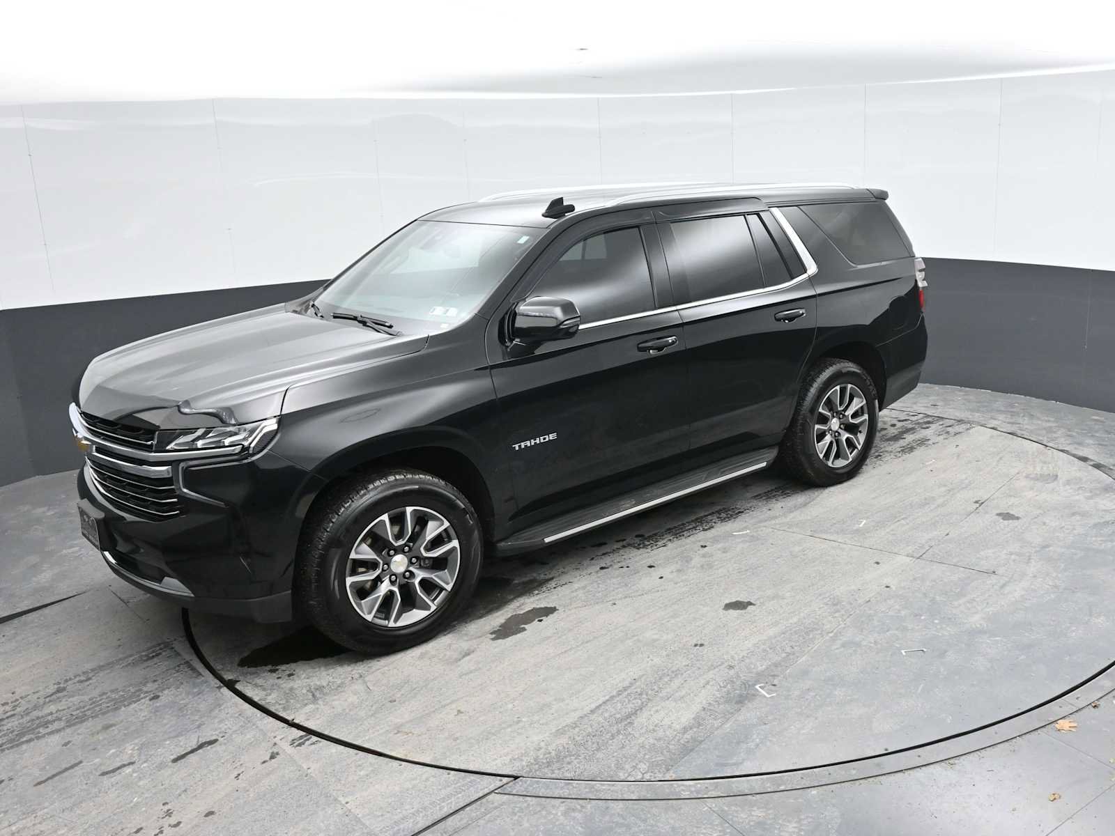 Used 2022 Chevrolet Tahoe LT w/ Luxury Package image 36